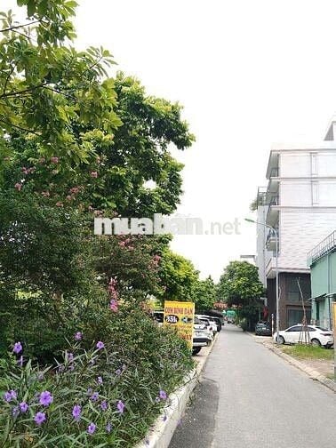 Cho thuê nhà mặt phố Ngọc Thuỵ, 90m x 3tầng,mặt tiền 7,6m.Giá chỉ 40tr