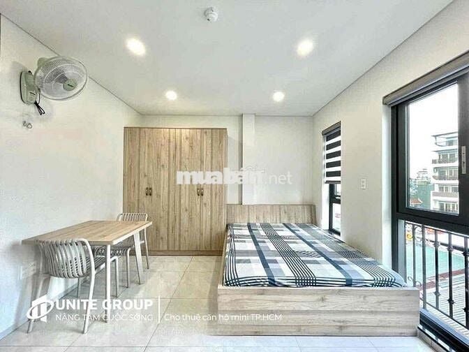 Căn hộ full nội thất cửa sổ lớn ngay chợ Bà Chiểu gần Q1