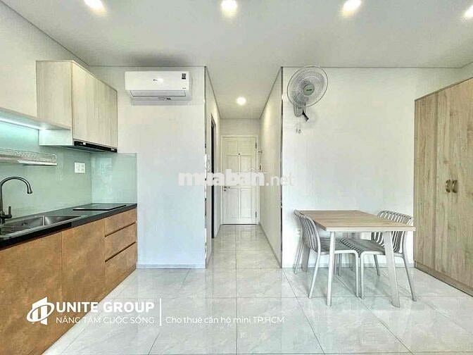Căn hộ full nội thất cửa sổ lớn ngay chợ Bà Chiểu gần Q1