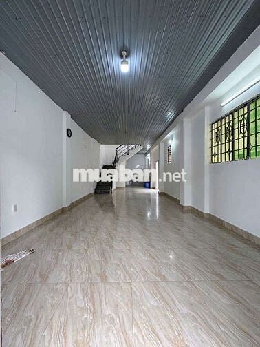 Nhà Thủ Đức, mặt tiền kinh doanh, giá hơn 4 tỷ. Gần các trường đại học