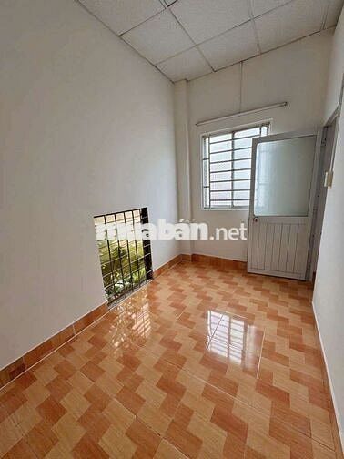 Nhà Thủ Đức, mặt tiền kinh doanh, giá hơn 4 tỷ. Gần các trường đại học