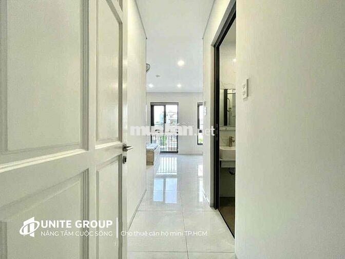 Căn hộ full nội thất cửa sổ lớn ngay chợ Bà Chiểu gần Q1
