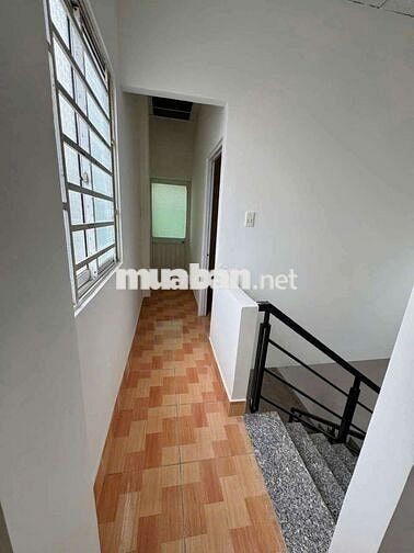 Nhà Thủ Đức, mặt tiền kinh doanh, giá hơn 4 tỷ. Gần các trường đại học