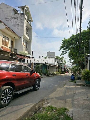 Nhà Thủ Đức, mặt tiền kinh doanh, giá hơn 4 tỷ. Gần các trường đại học