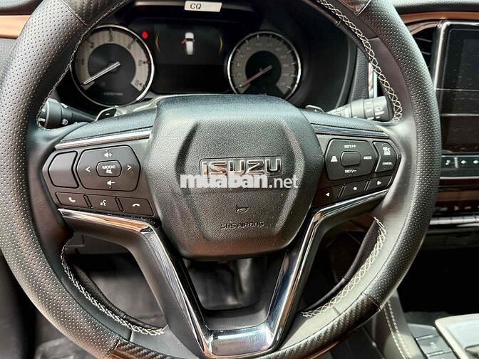 Isuzu Mu X 2022 - bản Pre 4x4 odo 9000km
