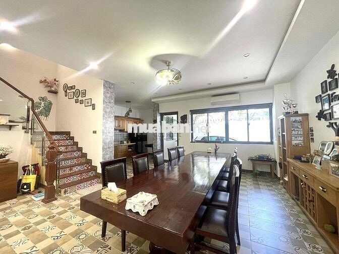 CHO THUÊ NHÀ 4 PHÒNG NGỦ SÂN VƯỜN LÔ GÓC KHU MỸ GIA