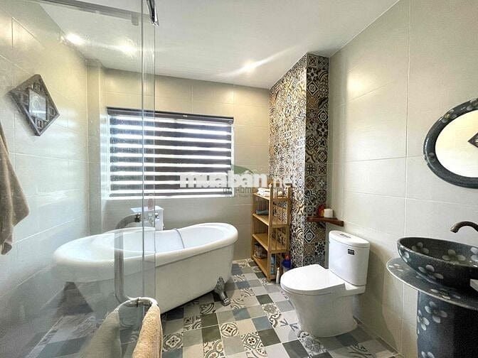 CHO THUÊ NHÀ 4 PHÒNG NGỦ SÂN VƯỜN LÔ GÓC KHU MỸ GIA