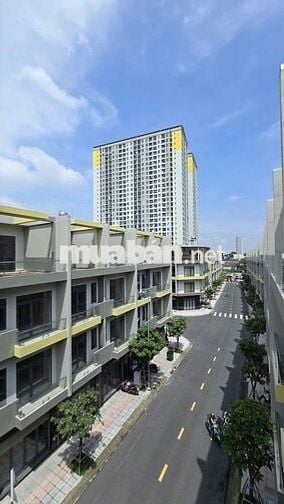 Bcons Uni Valley nhà phố Dĩ An, sổ riêng, giá từ 7,5 tỷ, nhận nhà ngay