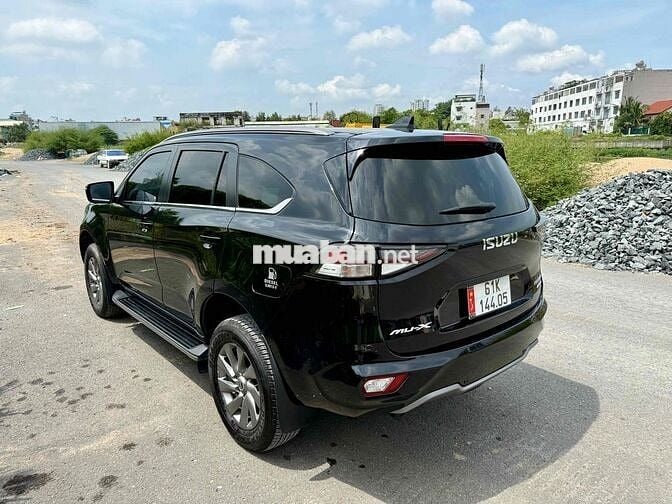 Isuzu Mu X 2022 - bản Pre 4x4 odo 9000km