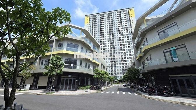 Bcons Uni Valley nhà phố Dĩ An, sổ riêng, giá từ 7,5 tỷ, nhận nhà ngay