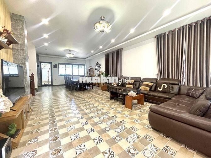 CHO THUÊ NHÀ 4 PHÒNG NGỦ SÂN VƯỜN LÔ GÓC KHU MỸ GIA