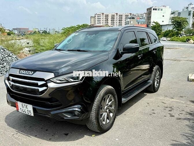 Isuzu Mu X 2022 - bản Pre 4x4 odo 9000km