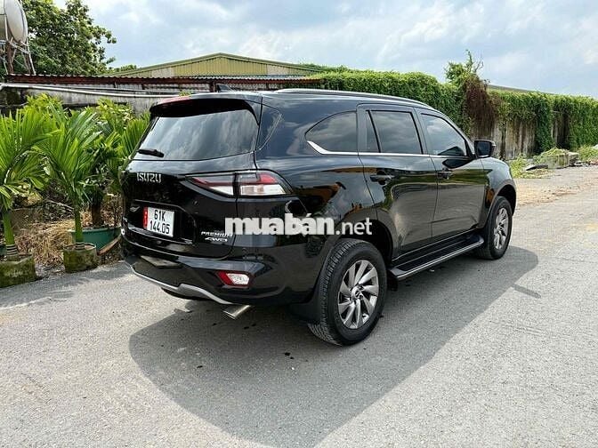 Isuzu Mu X 2022 - bản Pre 4x4 odo 9000km