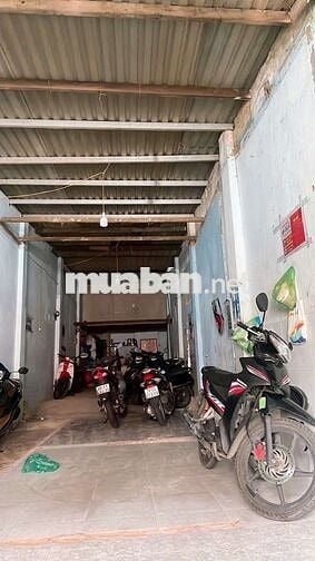 Nhà mặt tiền khu sân bay - Chính chủ lâu năm