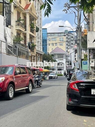 Nhà mặt tiền khu sân bay - Chính chủ lâu năm