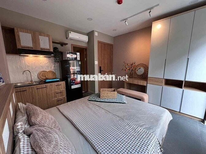 Căn hộ full nội thất ban lớn công ngay chợ bà chiểu gần Q1