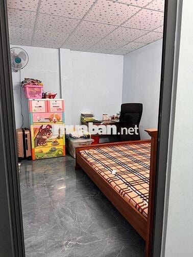 Cho thuê nhà hẻm xe hơi gần Giga Mall giá 7tr (3pn 1wc)