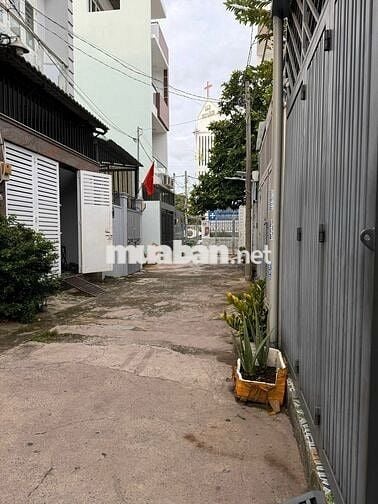 Cho thuê nhà hẻm xe hơi gần Giga Mall giá 7tr (3pn 1wc)