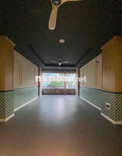 Cho thuê nhà MT Nguyễn Chí Thanh Q10, 4.5x16m nở hậu, trệt 3 lầu