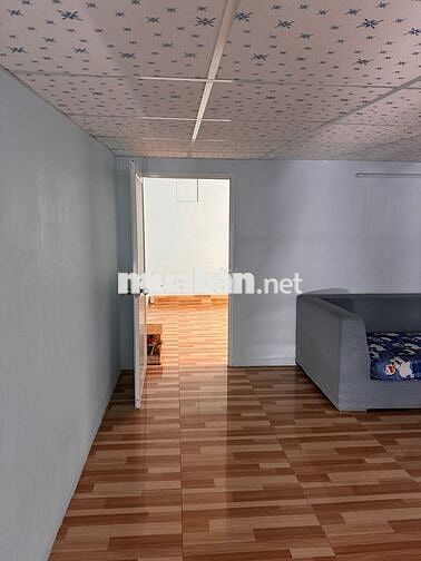 Cho thuê nhà hẻm xe hơi gần Giga Mall giá 7tr (3pn 1wc)