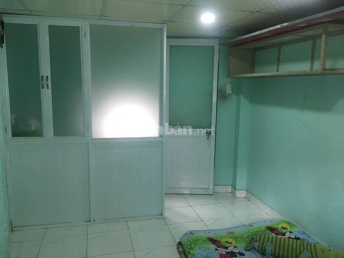 Nhà nhỏ mặt tiền, cho thuê giá rẻ, gần trường học, KV P.Nhuận, B.Thạnh