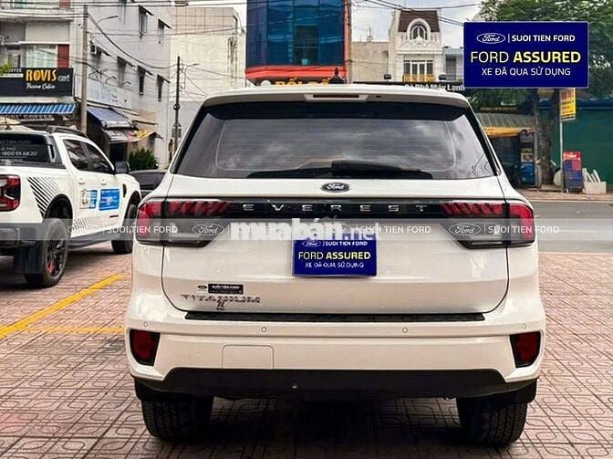 Ford Everest Titan 4x2 Trắng 7 chỗ T8/2023