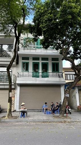 Cho thuê nhà mặt phố 71 Lê Hồng Phong, Ba Đình, Hà Nội. 
