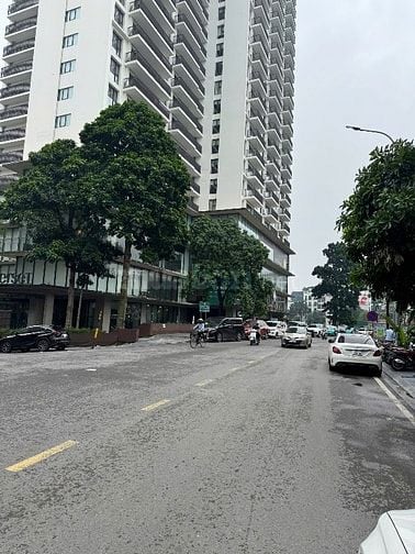 Bán toà nhà măt phố Xuân Diệu, 175m2, mặt tiền 7.6m chỉ 71.5 tỷ