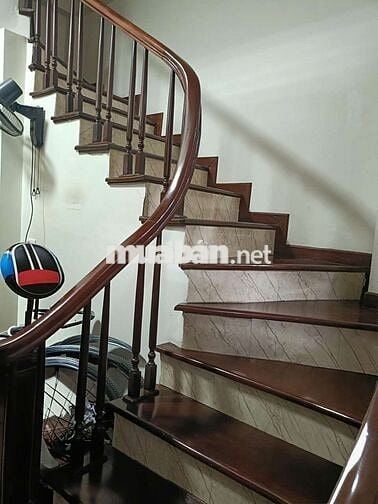 BÁN NHÀ NGÕ 258 TÂN MAI DT30, 5T , 3 NGỦ , 4WC , GIÁ :  6,860 TỶ