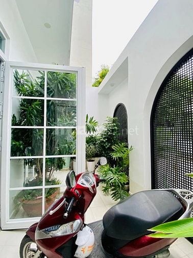 BÁN NHÀ DT 6M X 16M ĐƯỜNG 8M NHÀ XÂY NHƯ BIỆT THƯ VILA CAO CẤP,