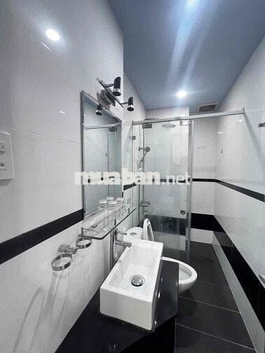 Cho thuê Căn Hộ Cửa Sổ  Thoáng mát Full NT ở  Nguyễn Thị Minh Khai, Q1