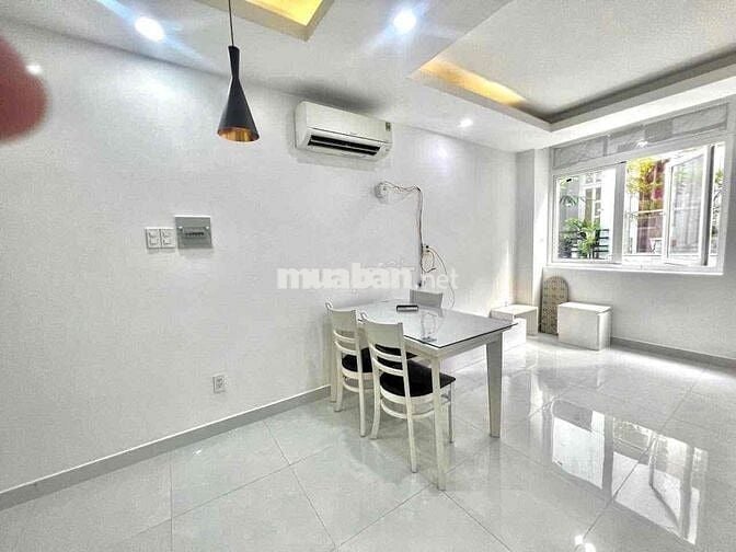 Cho thuê Căn Hộ Cửa Sổ  Thoáng mát Full NT ở  Nguyễn Thị Minh Khai, Q1