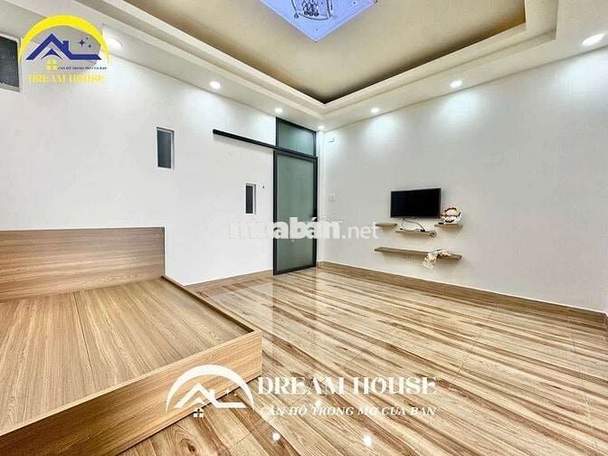 CĂN HỘ DỊCH VỤ MỚI ĐẦY  ĐỦ NỘI THẤT BAN CÔNG THOÁNG MÁT GẦN AEON TP