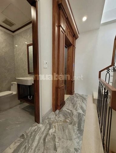 Bán Nhanh Khúc Thừa Dụ, Thang máy, 49M, 7 Tầng, 4,1m Mt, giá 18,9 tỷ 