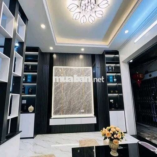 Phú Diễn - Dân xây - 36m2 -1 nhà ra ô tô tránh -full nội thất hơn 8 tỷ