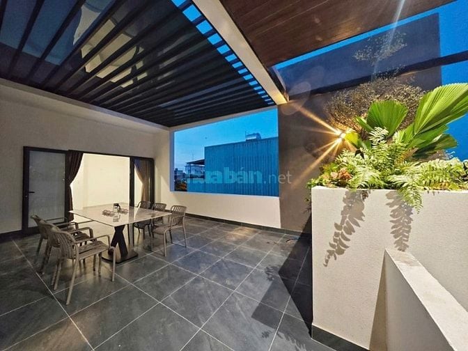 Anh chị đang tìm nhà đẹp 3PN, có PN dưới, Oto đậu trong sân, khu Hòa X