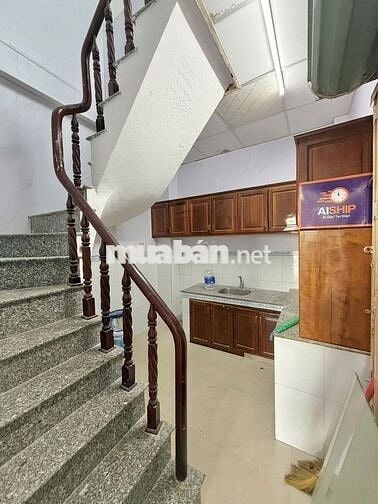 Mặt bằng trệt lầu 2PN góc đường Hoàng Văn Thụ giá 10 triệu