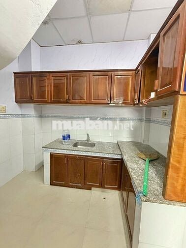 Mặt bằng trệt lầu 2PN góc đường Hoàng Văn Thụ giá 10 triệu