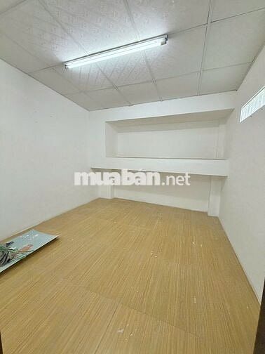 Mặt bằng trệt lầu 2PN góc đường Hoàng Văn Thụ giá 10 triệu