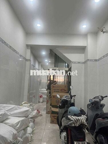 Nhà MT Âu Cơ gần vòng xoay Lê Đại Hành Q11
