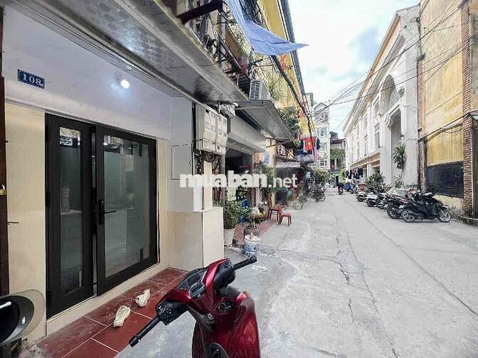 Tập thể tầng 1 sẵn ở hộ gia đình nhỏ Tập thể tầng 1 sẵn ở hộ gia đình nhỏ