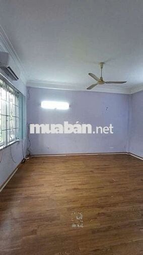 Nhà hxh thăng long 7x10, 2 lầu  st
