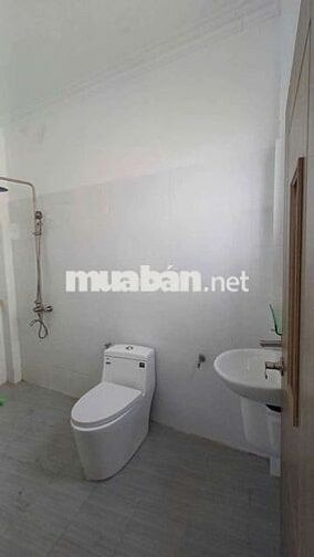 Nhà hxh thăng long 7x10, 2 lầu  st