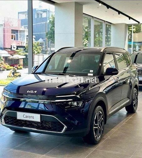 Kia Carens luxury giảm giá cực sốc cuối năm