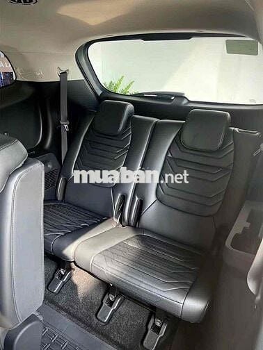 Kia Carens luxury giảm giá cực sốc cuối năm