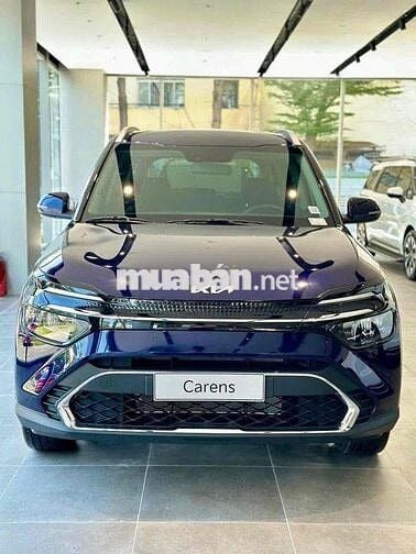 Kia Carens luxury giảm giá cực sốc cuối năm