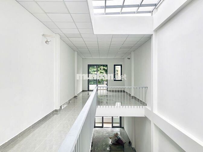 NHÀ MỚI XÂY CỰC HIẾM - Đ.Lê Văn Sỹ,P1,TB - Trệt Suốt 2 lầu sân thượng