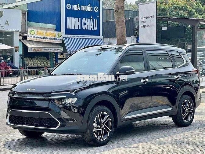 Kia Carens luxury giảm giá cực sốc cuối năm