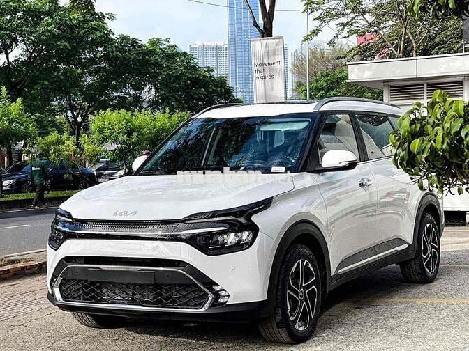 Kia Carens luxury giảm giá cực sốc cuối năm
