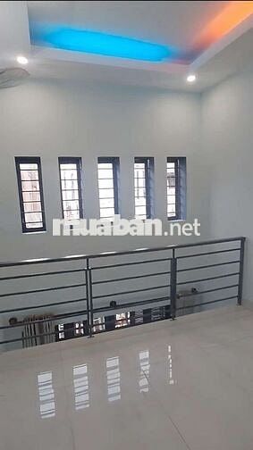 NHÀ 2LẦU 3PN 2WC MỚI SƠN SỬA HẺM OTO ĐỐI DIỆN VẠN PHÚC, Ở GĐ, NHÓM BẠN